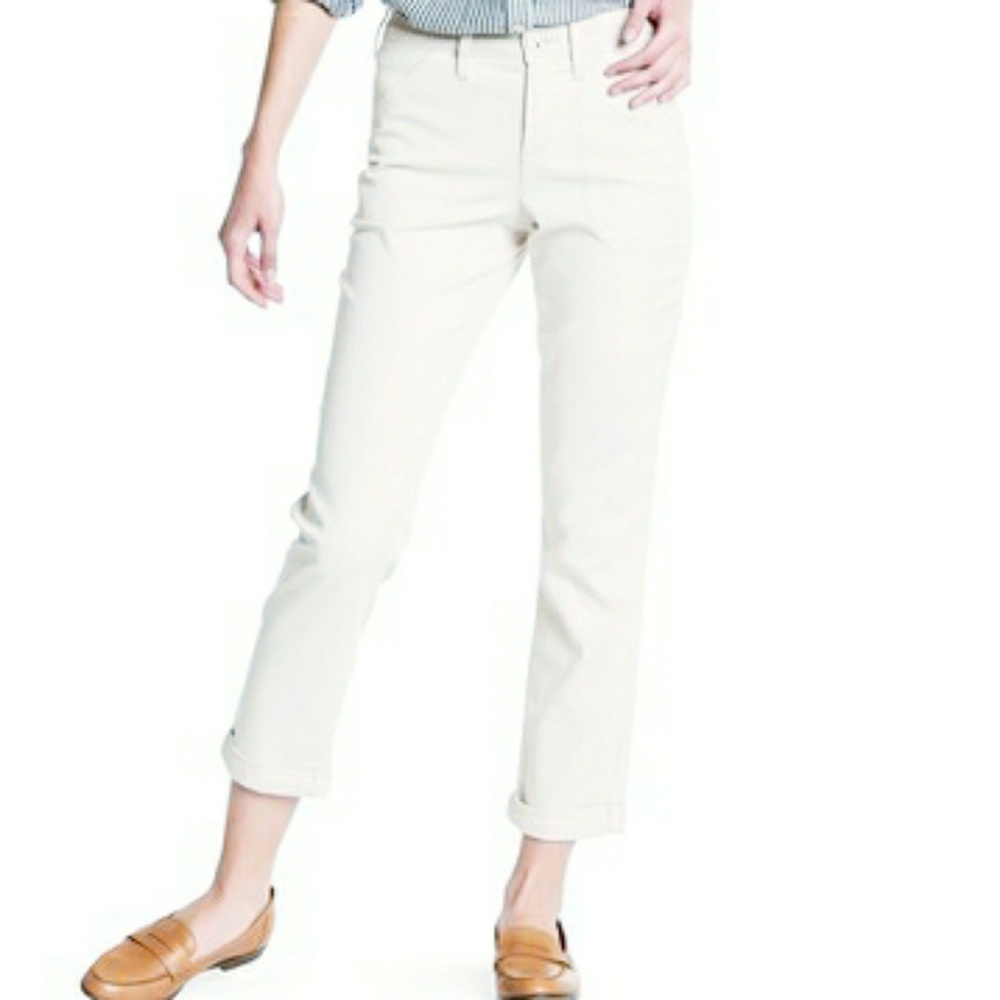 Women's White Cropped Pants